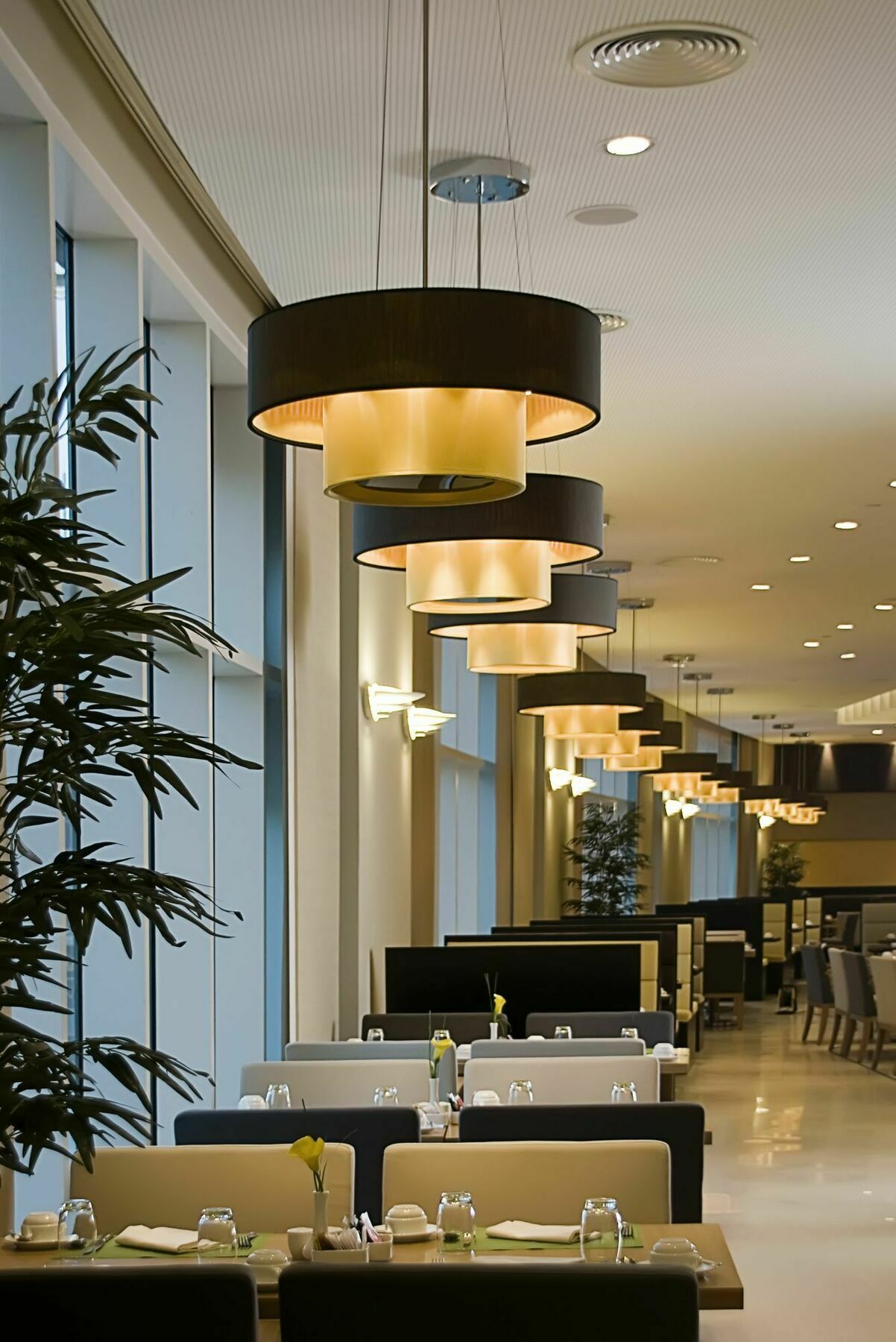Grand Millennium Al Wahda Hotel&Executive Apartments Abu Dhabi Restaurant foto